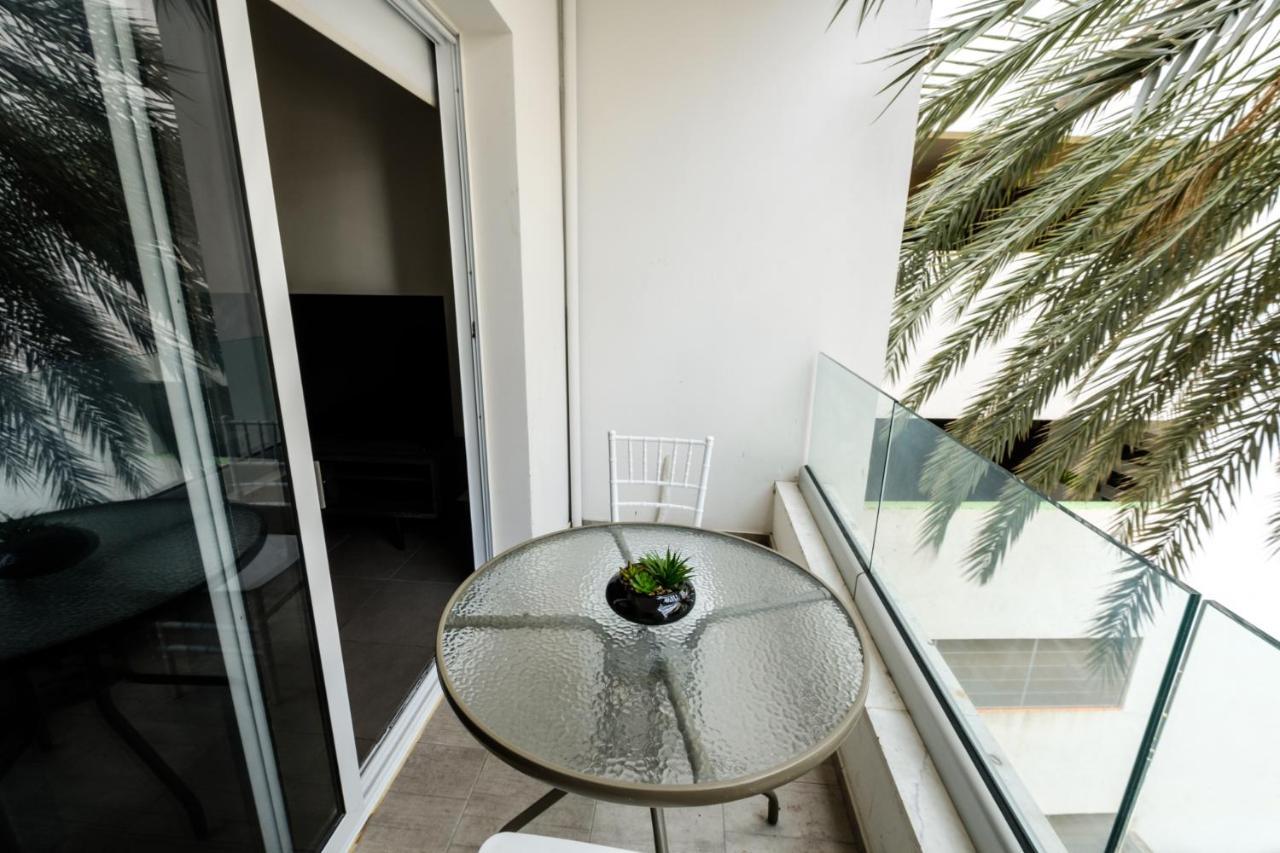Spacious Studio Downtown Larnaca Bagian luar foto